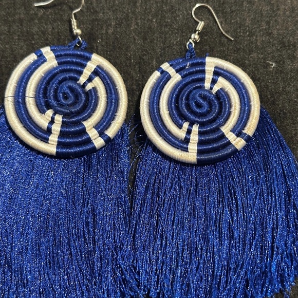 NEW African Handmade Earrings Blue and White - Picture 3 of 3